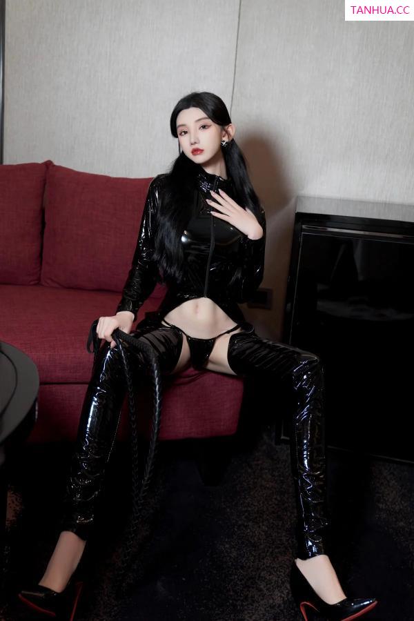 周于希dummy  [XiuRen]高清写真图 2023.12.22 No.7856 周于希Sally 圣诞惊喜第26张图片